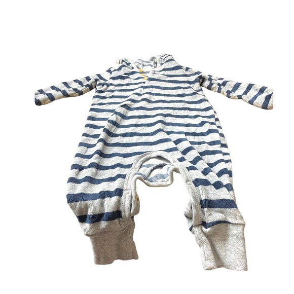 ✨BABY STRIPED BODYSUIT✨ - Picture 2 of 5
